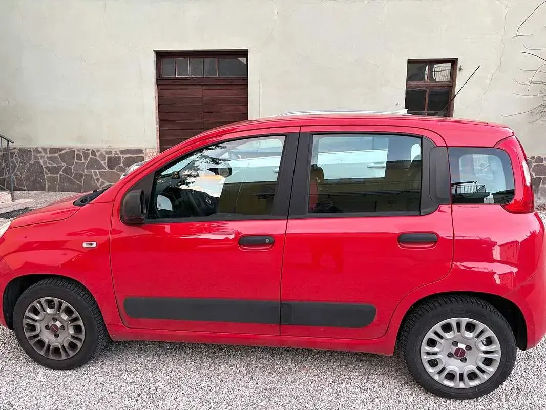 Usata Fiat Panda Easy 69 CV (50 kW) 2018 Rosso Utilitaria