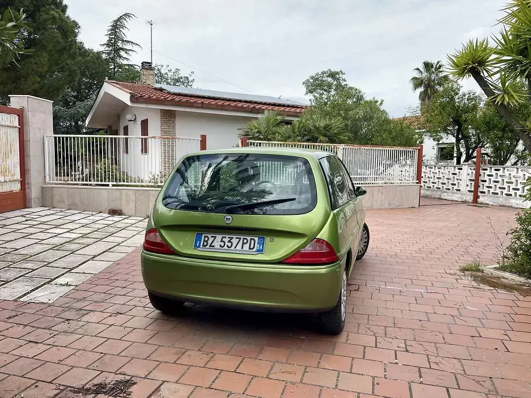 Usata Lancia 2000 60 CV (44 kW) 2002 Verde Berlina