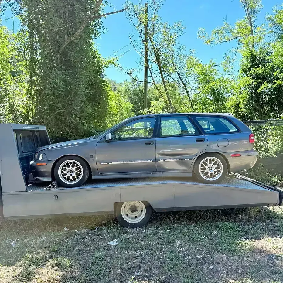 Usata Volvo V40 200 CV (147 kW) 2001 Nero Station wagon