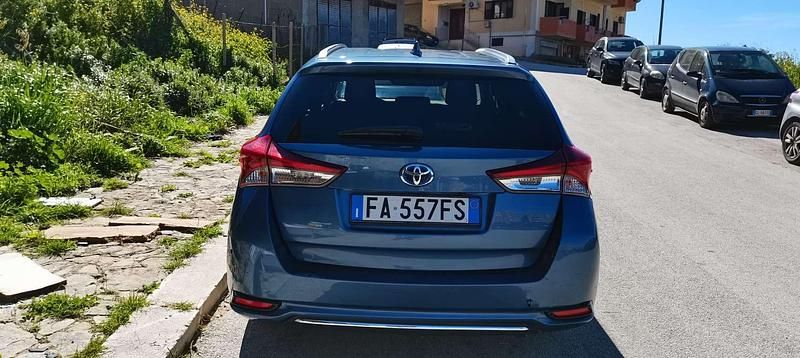 Usata Toyota Auris Hybrid Active 99 CV (72 kW) 2015 Station wagon