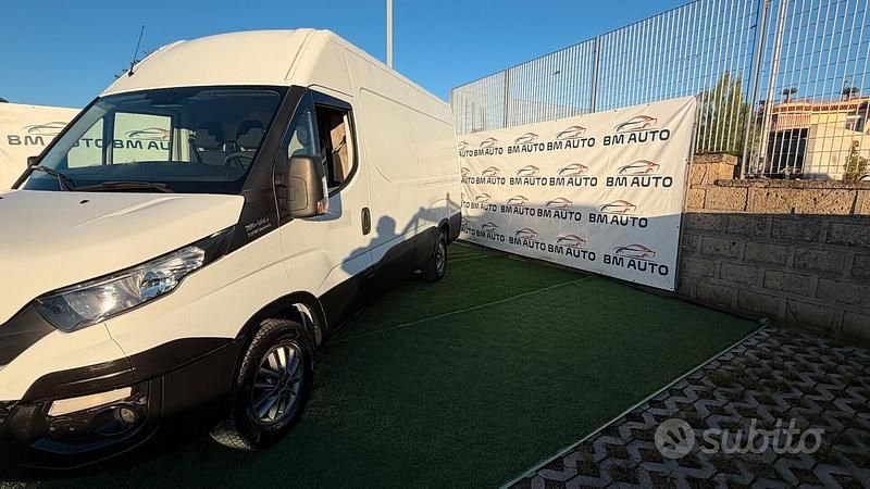 Usata Iveco Daily 136 CV (100 kW) 2018 Bianco Berlina