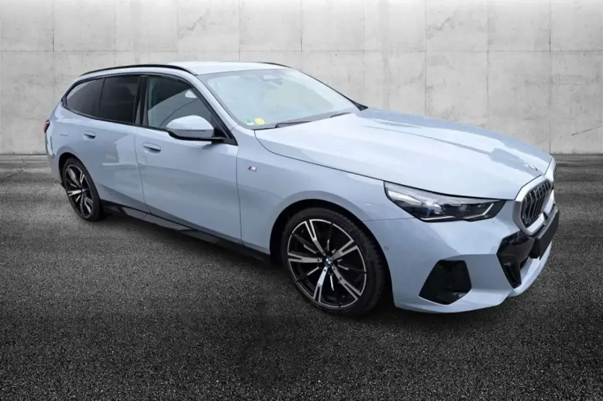 Usata BMW 520 M Sport 197 CV (144 kW) 2024 Grigio Station wagon