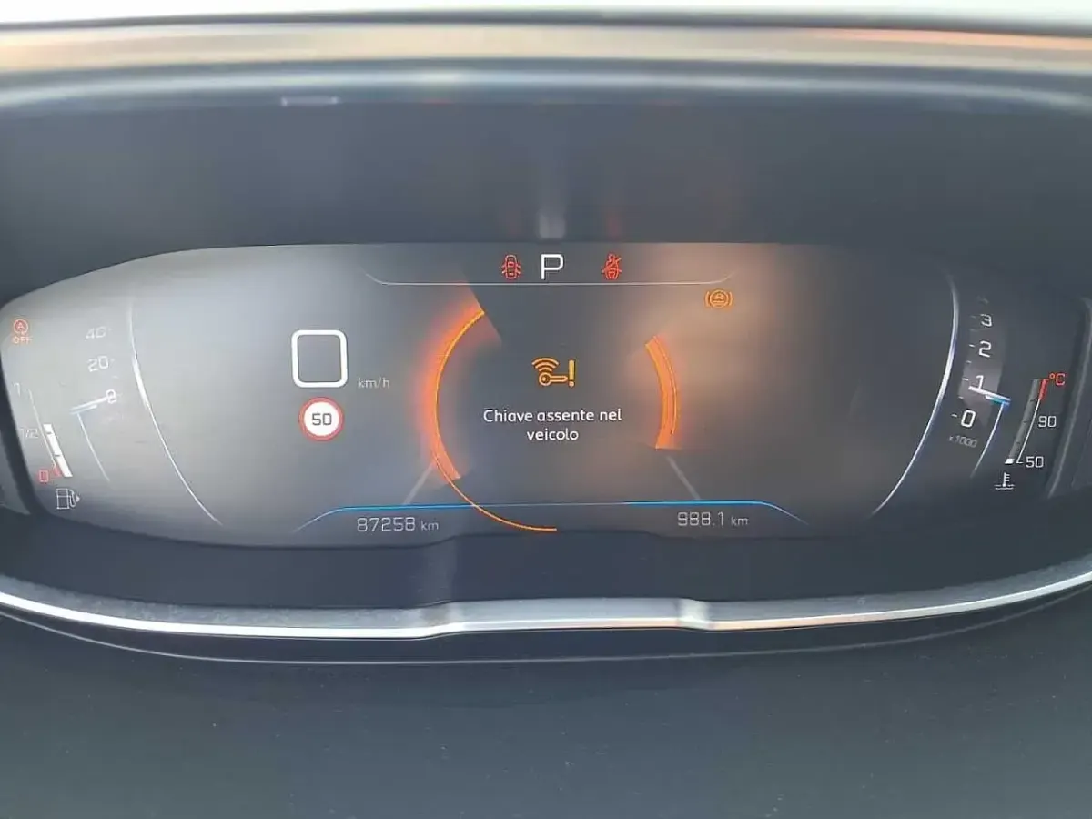 Usata Peugeot 3008 Allure 131 CV (96 kW) 2023 Grigio SUV