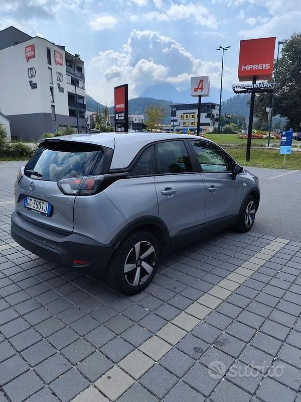 Usata Opel Crossland 110 CV (80 kW) 2021 Grigio SUV