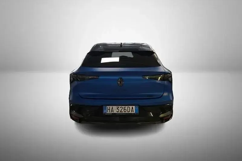 Usata Renault Rafale 300 CV (220 kW) 2025 Blu/azzurro SUV