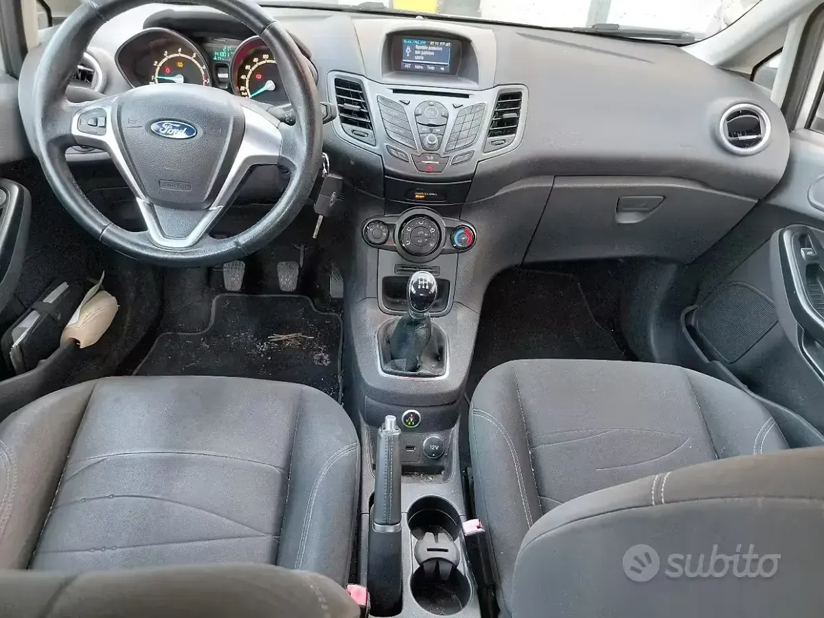 Usata Ford Fiesta 95 CV (69 kW) 2016 Utilitaria