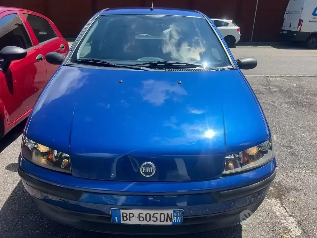 Occasion Fiat Punto 60 ch (44 kW) 2001 Bleue Citadine