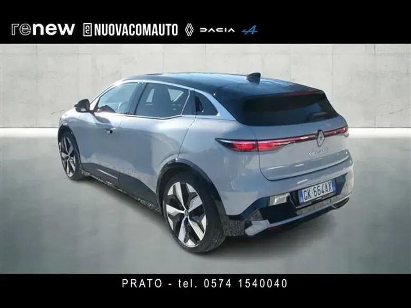 Usata Renault Megane E-Tech Techno 161 kW (220 CV) 2022 Grigio chiaro Utilitaria