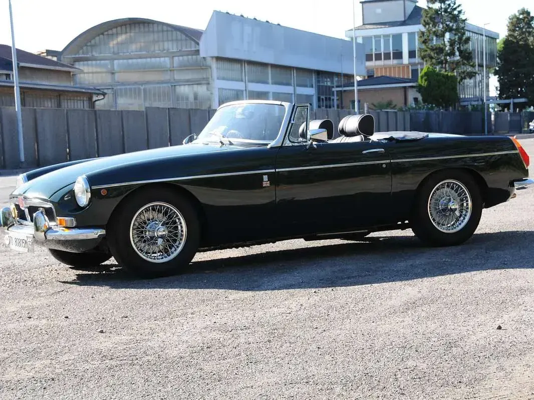 Usata MG B 106 CV (77 kW) 1969 Verde Cabrio