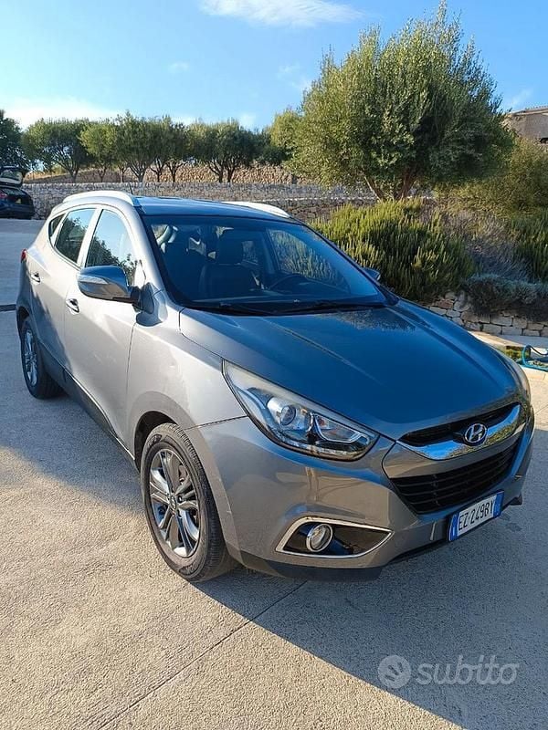 Grigio Usata 2015 Hyundai ix35 SUV | 8499 € (Ottimo prezzo) - Immagine 1/4