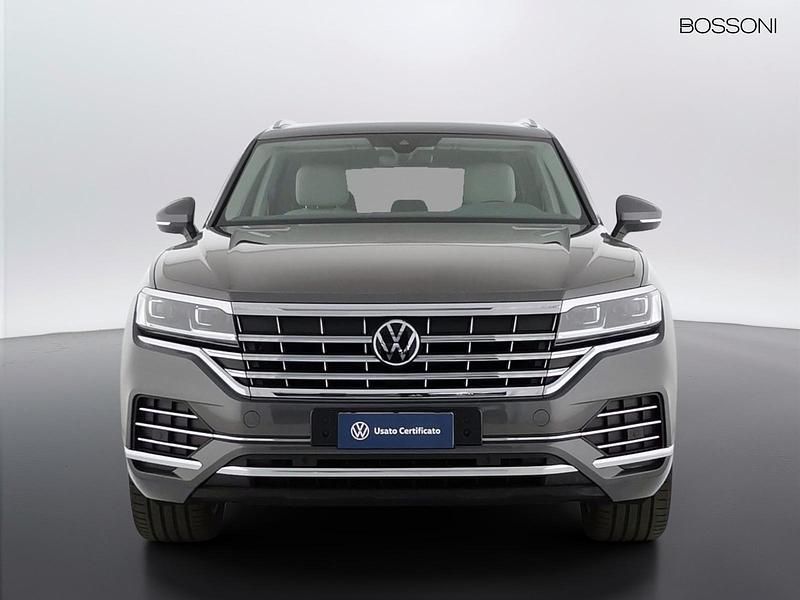 Usata VW Touareg Elegance 231 CV (169 kW) 2023 Grigio SUV