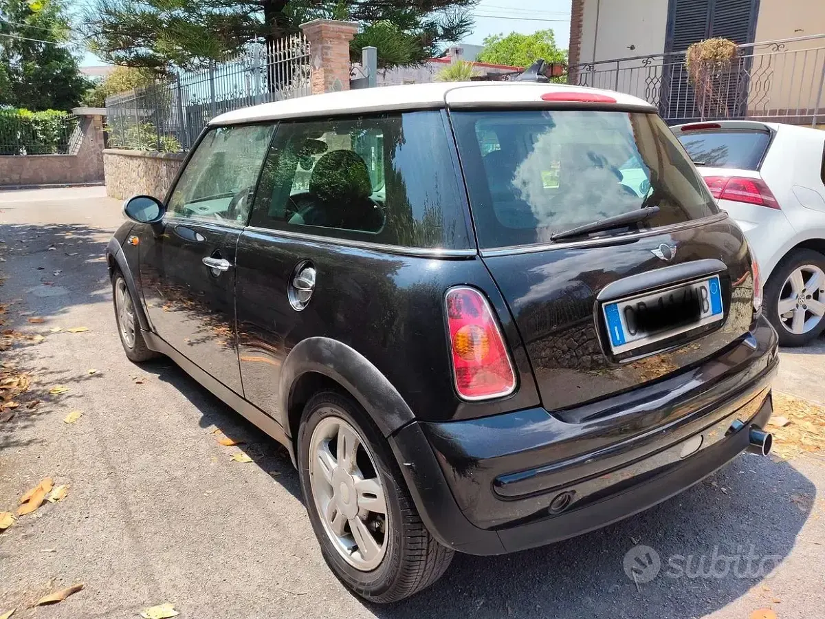 Usata Mini ONE 75 CV (55 kW) 2004 Nero Utilitaria