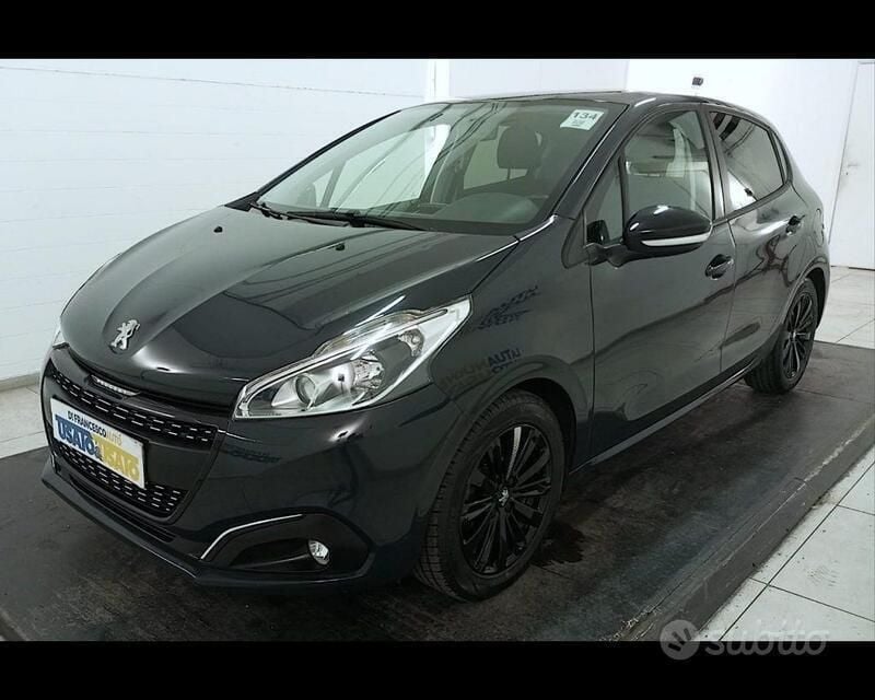 Nero metallizzato Usata 2018 Peugeot 208 Active Due volumi | 9570 € (Buon prezzo) - Immagine 1/4