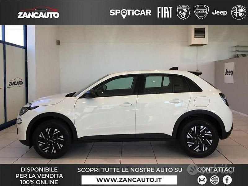 Bianco Usata 2024 Fiat 600E Red SUV | 21.150 € (Ottimo prezzo) - Immagine 1/4