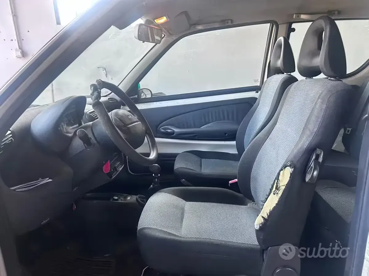 Usata Fiat 600 54 CV (39 kW) 2005 Bianco Utilitaria