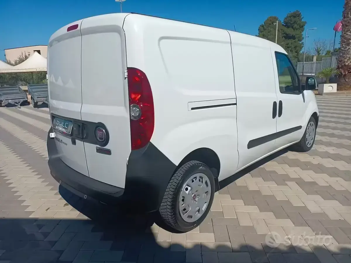 Usado Fiat Doblò 120 HP (88 kW) 2021 Branco Monovolume
