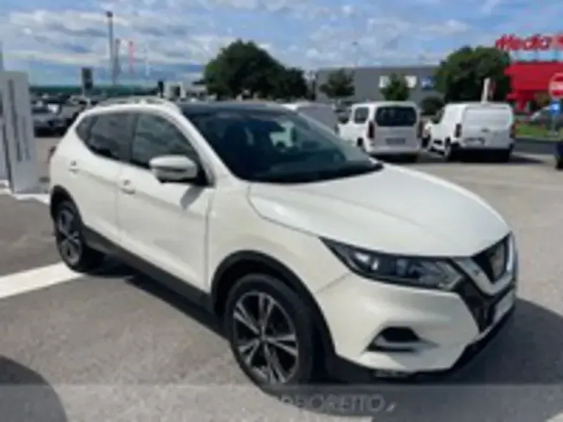 Usata Nissan Qashqai N-Connecta 110 CV (80 kW) 2018 Bianco SUV