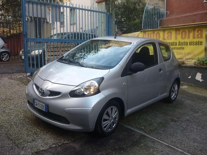 Argento Usata 2008 Toyota Aygo Sol Due volumi | 3800 € (Ottimo prezzo) - Immagine 1/4