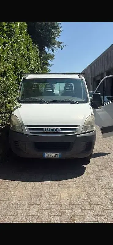 Usata Iveco Daily 95 CV (69 kW) 2010 Utilitaria