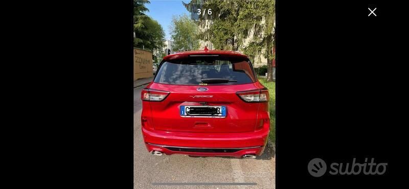 Usata Ford Kuga Vignale 152 CV (111 kW) 2021 Rosso SUV