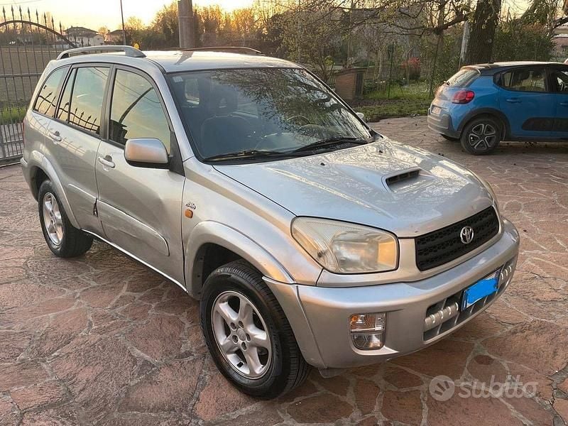 Usata Toyota RAV4 2002 Grigio SUV