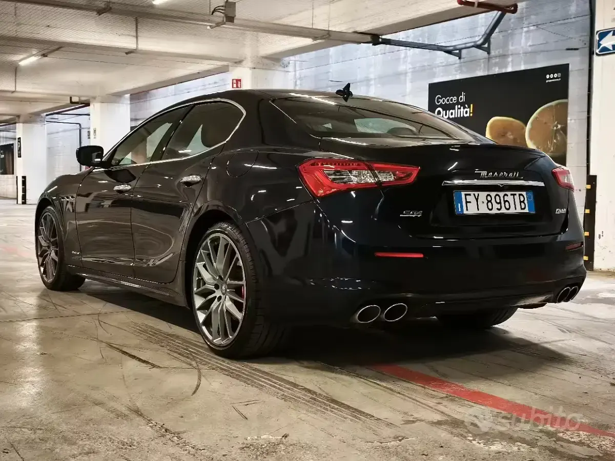 Usata Maserati Ghibli GranLusso 430 CV (316 kW) 2019 Blu Berlina