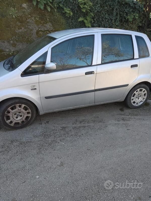 Usata 2006 Fiat Idea Monovolume | 2500 € (Buon prezzo) - Immagine 1/4