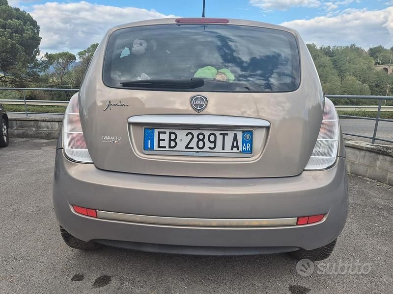 Usata Lancia Ypsilon 60 CV (44 kW) 2010 Grigio Utilitaria
