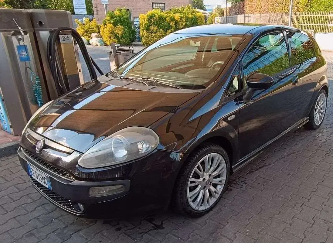 Usata Fiat Punto Evo Sport 105 CV (77 kW) 2010 Nero Utilitaria
