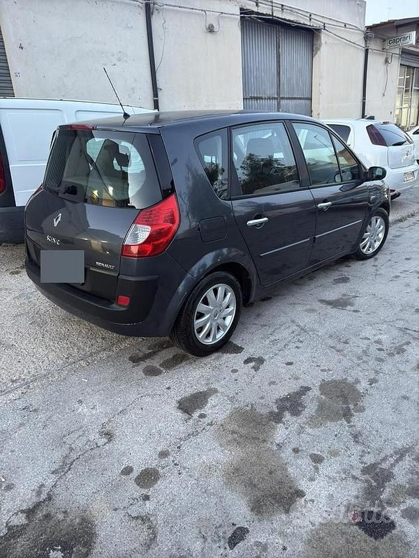 Usata Renault Scénic II 120 CV (88 kW) 2007 Monovolume