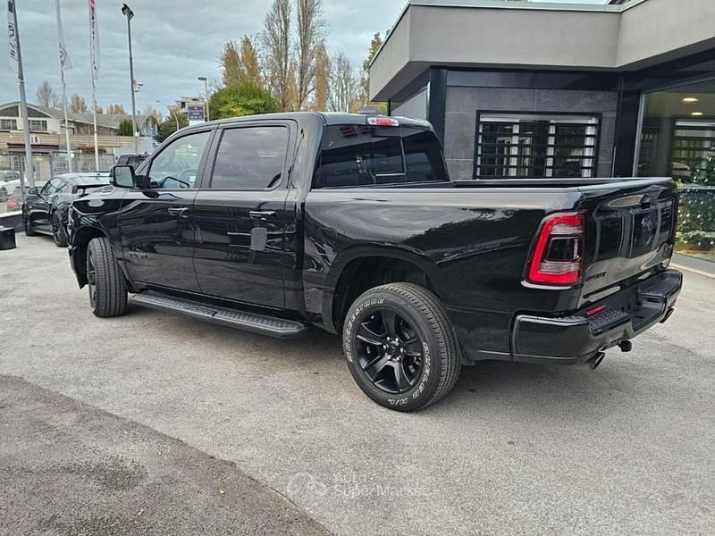 Usata RAM 1500 401 CV (294 kW) 2022 Nero metallizzato Pick-up