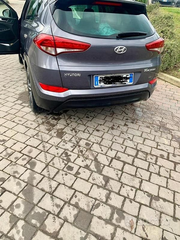 Usata Hyundai Tucson Xpossible 116 CV (85 kW) 2016 Grigio SUV