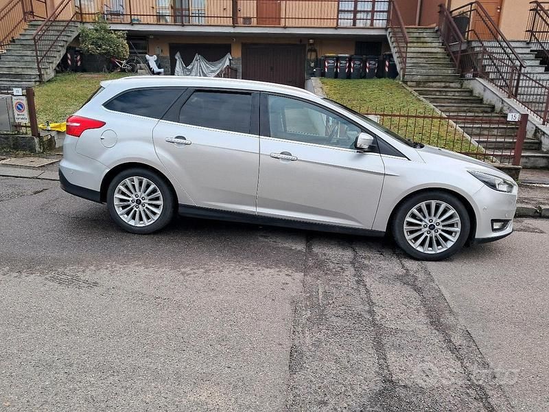 Usata Ford Focus 2015 Grigio Station wagon