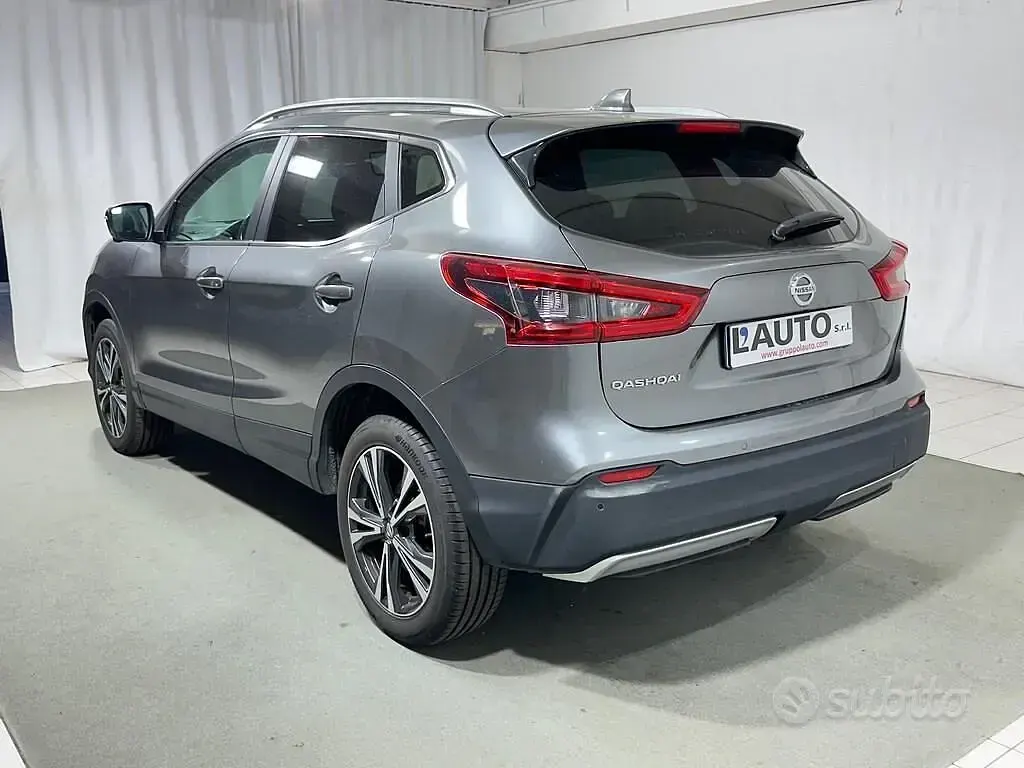 Usata Nissan Qashqai N-Connecta 110 CV (80 kW) 2019 Grigio SUV