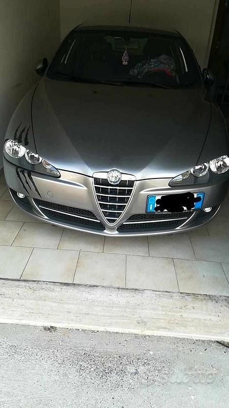 Grigio Usata 2010 Alfa Romeo 147 Due volumi | 4000 € (Molto cara) - Immagine 1/1