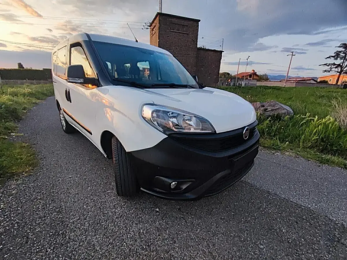 Usata Fiat Doblò 95 CV (69 kW) 2017 Bianco Monovolume