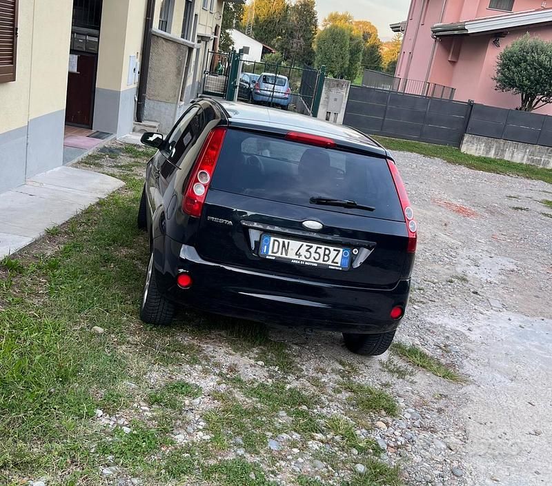 Usata Ford Fiesta 75 CV (55 kW) 2008 Nero Utilitaria