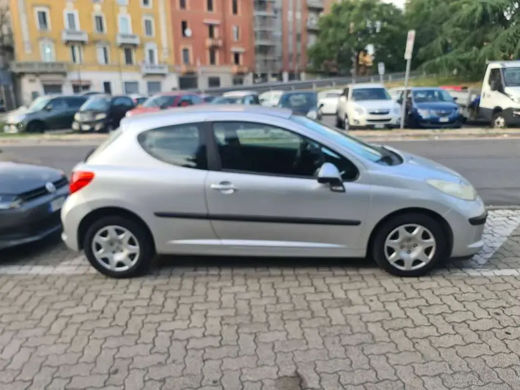 Usata Peugeot 207 Sport 95 CV (69 kW) 2010 Argento Berlina