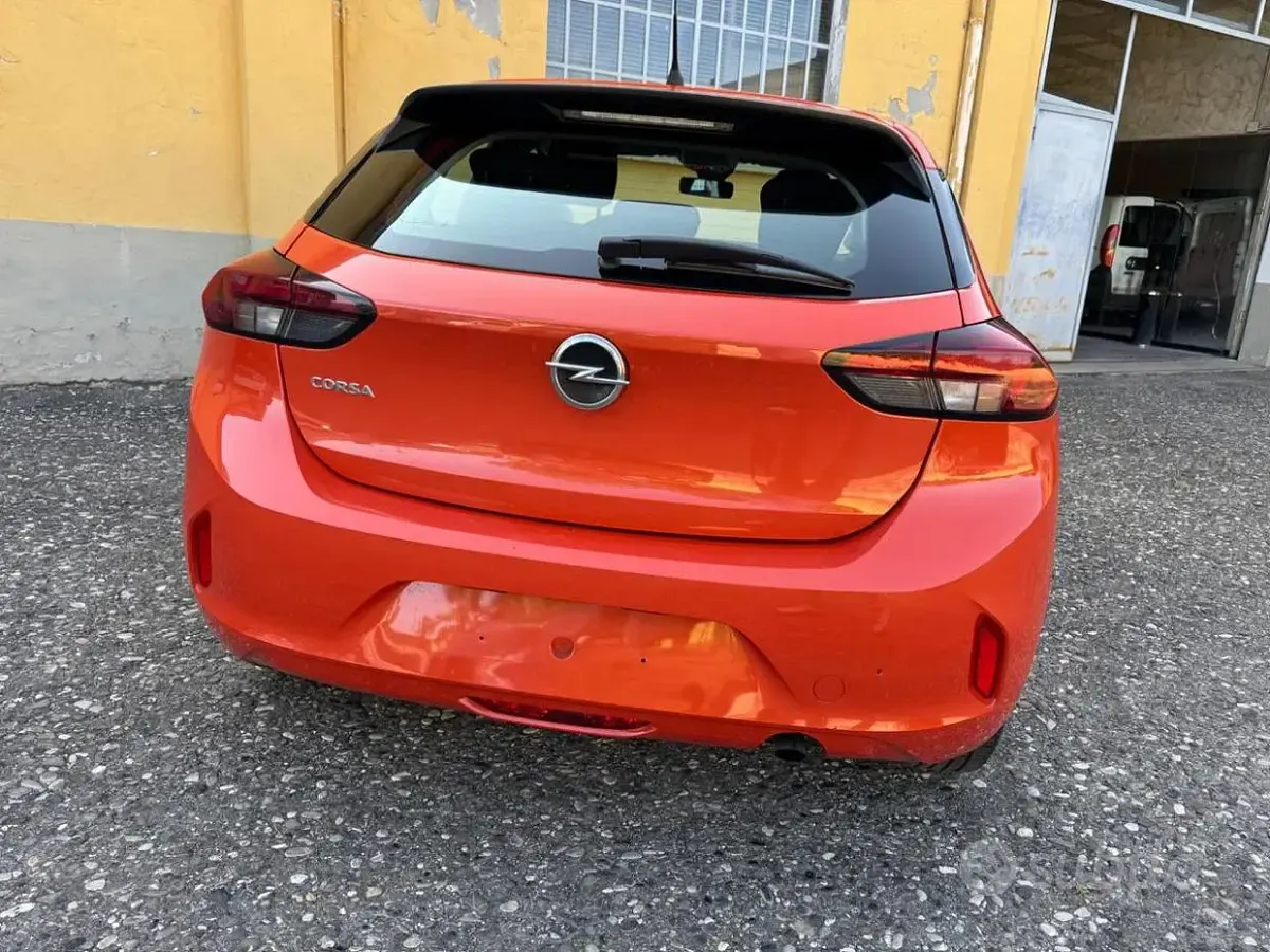 Usata Opel Corsa Edition 75 CV (55 kW) 2021 Arancione Utilitaria