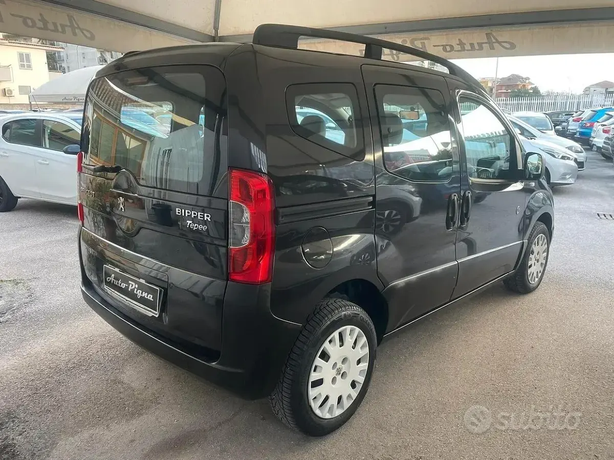 Usata Peugeot Bipper Outdoor 75 CV (55 kW) 2010 Nero Monovolume