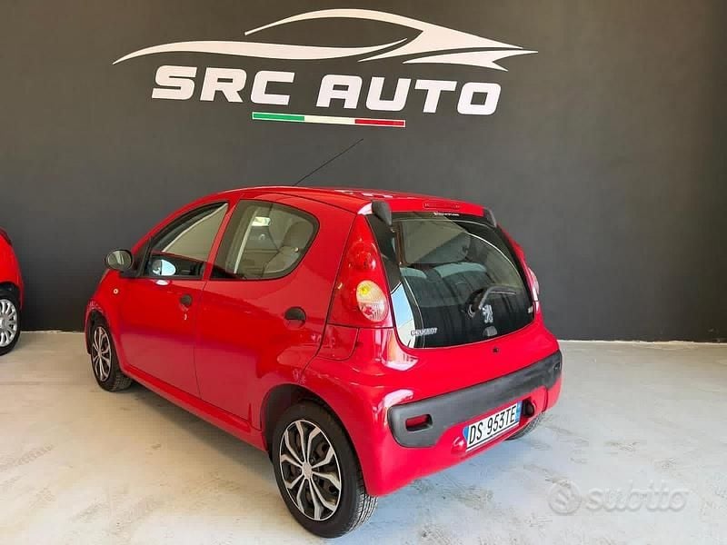 Usata Peugeot 107 Urban Move 68 CV (50 kW) 2008 Rosso Utilitaria