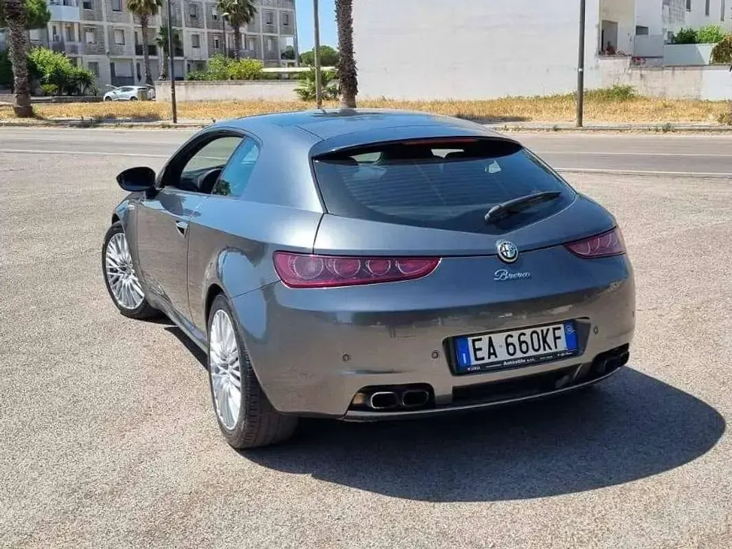 Usata Alfa Romeo Brera 200 CV (147 kW) 2010 Grigio Coupé