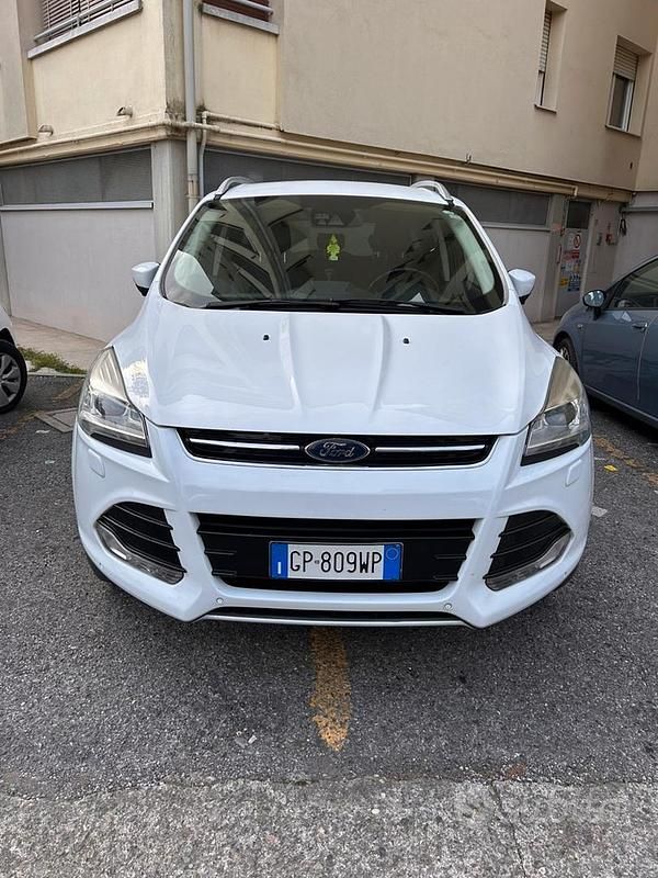 Usata Ford Kuga Vignale 180 CV (132 kW) 2016 Bianco SUV