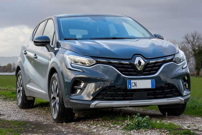 Usata Renault Captur Techno 94 CV (69 kW) 2023 Blu/azzurro SUV