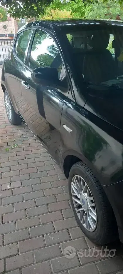 Usata Lancia Ypsilon 85 CV (62 kW) 2014 Utilitaria