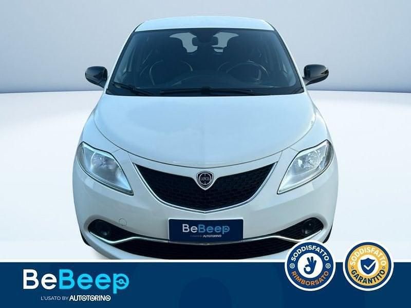 Usata Lancia Ypsilon Gold 69 CV (50 kW) 2018 Bianco pastello Utilitaria