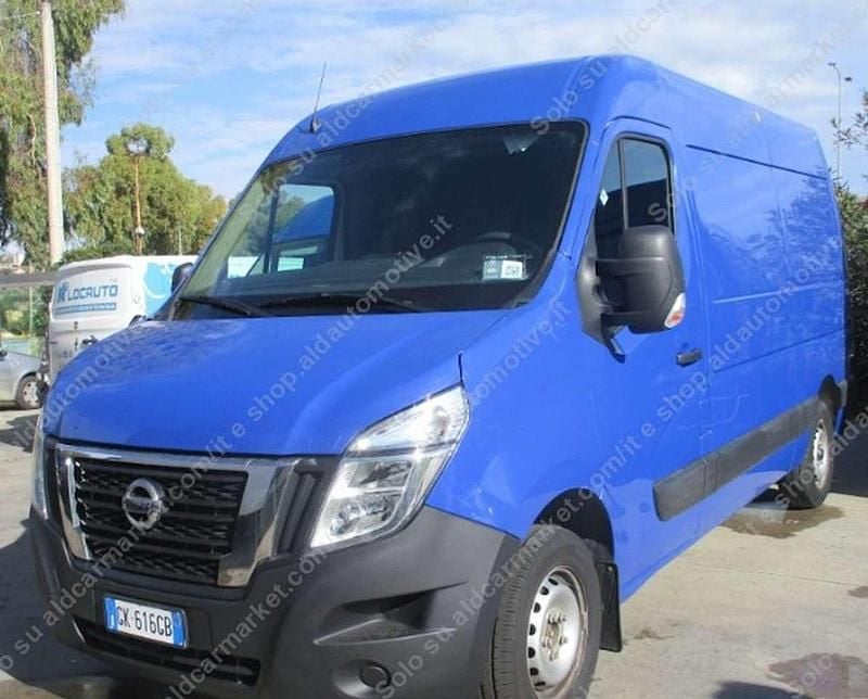 Usata Nissan Interstar Acenta 135 CV (99 kW) 2022 Blu/azzurro Furgone
