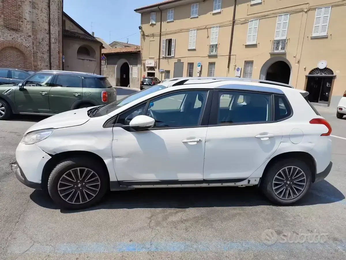 Usata Peugeot 2008 82 CV (60 kW) 2016 Bianco SUV