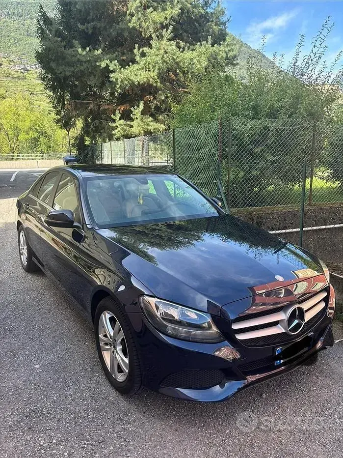 Usata Mercedes C180 116 CV (85 kW) 2017 Blu Berlina