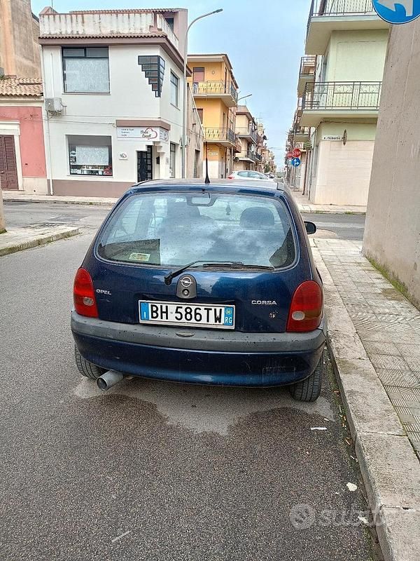 Usata Opel Corsa 2000 Blu Berlina